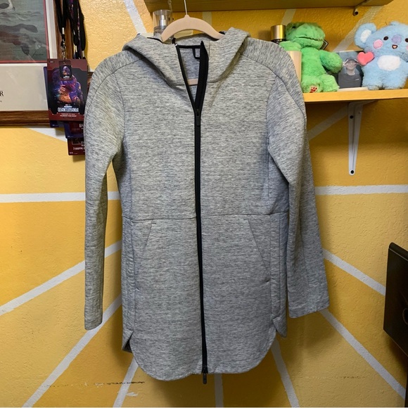 Lululemon Going Places Hooded Jacket
Heathered Space Dyed Medium Grey Size 4 - Picture 10 of 12